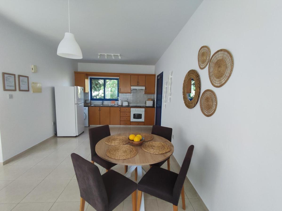 Marina Gardens Apartment Paphos Exterior photo