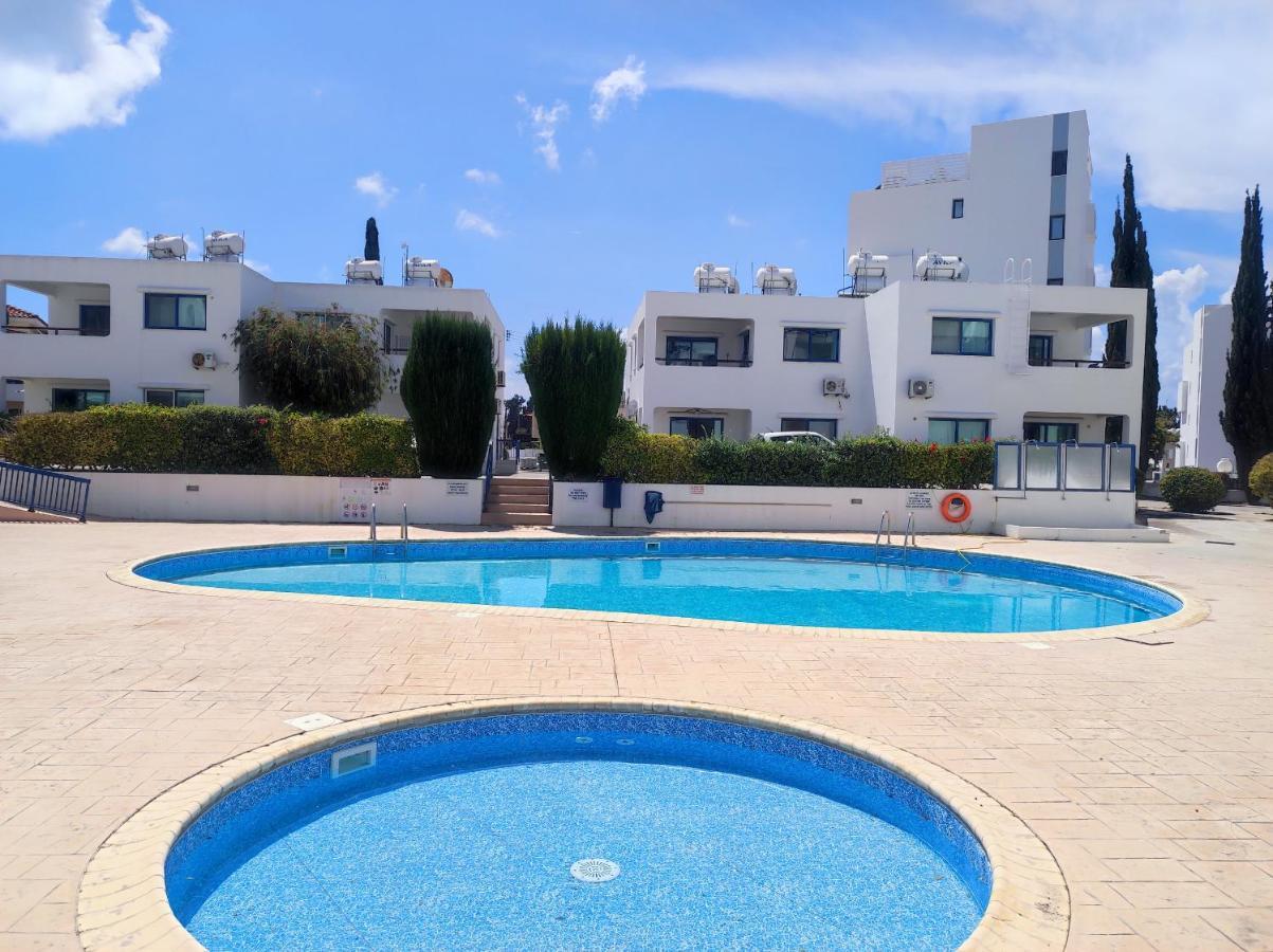 Marina Gardens Apartment Paphos Exterior photo